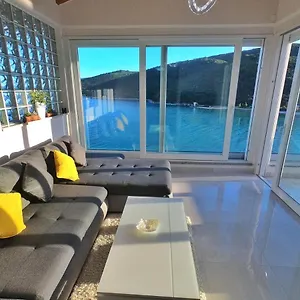Apartman 13, Rabac